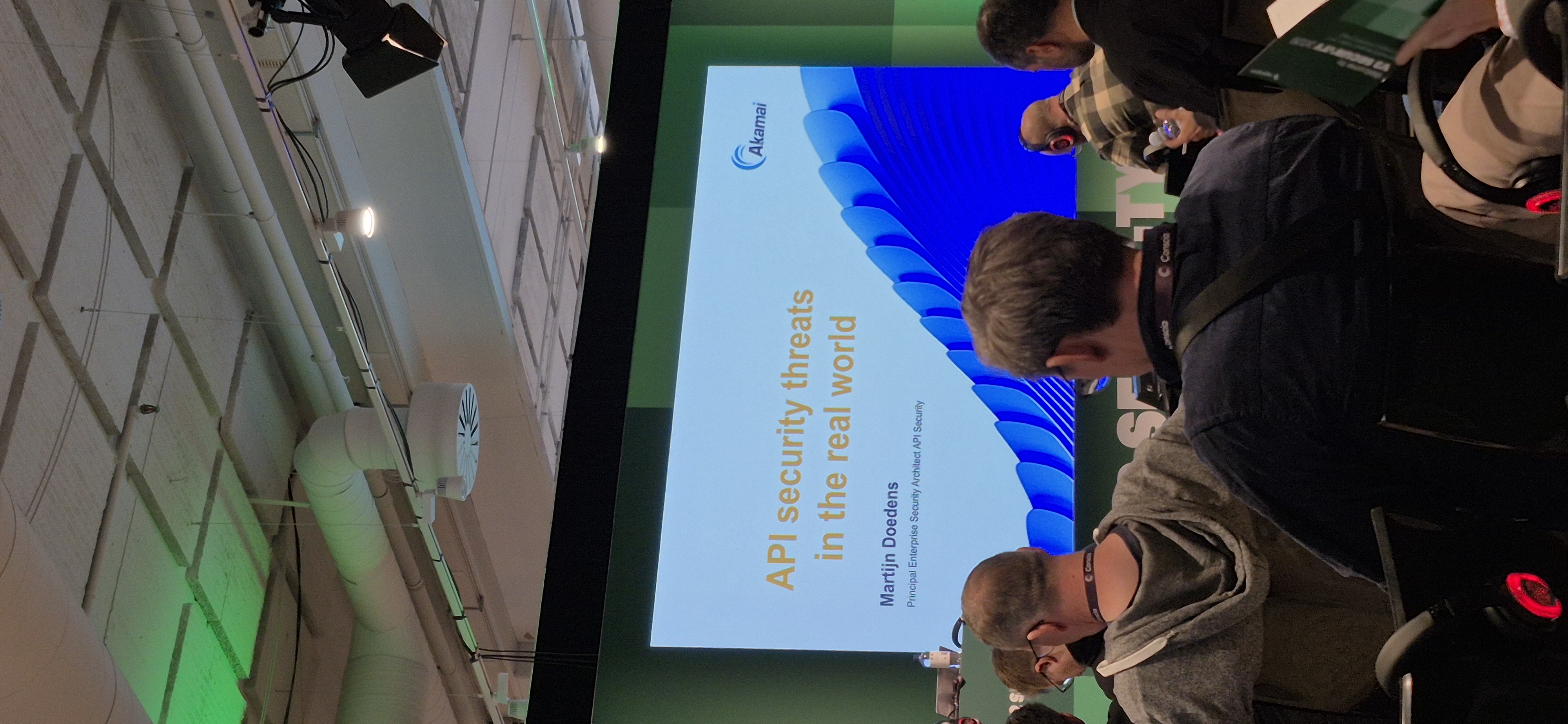 Keynote om API sikkerhed, ved Martijn Doedens fra Akamai.